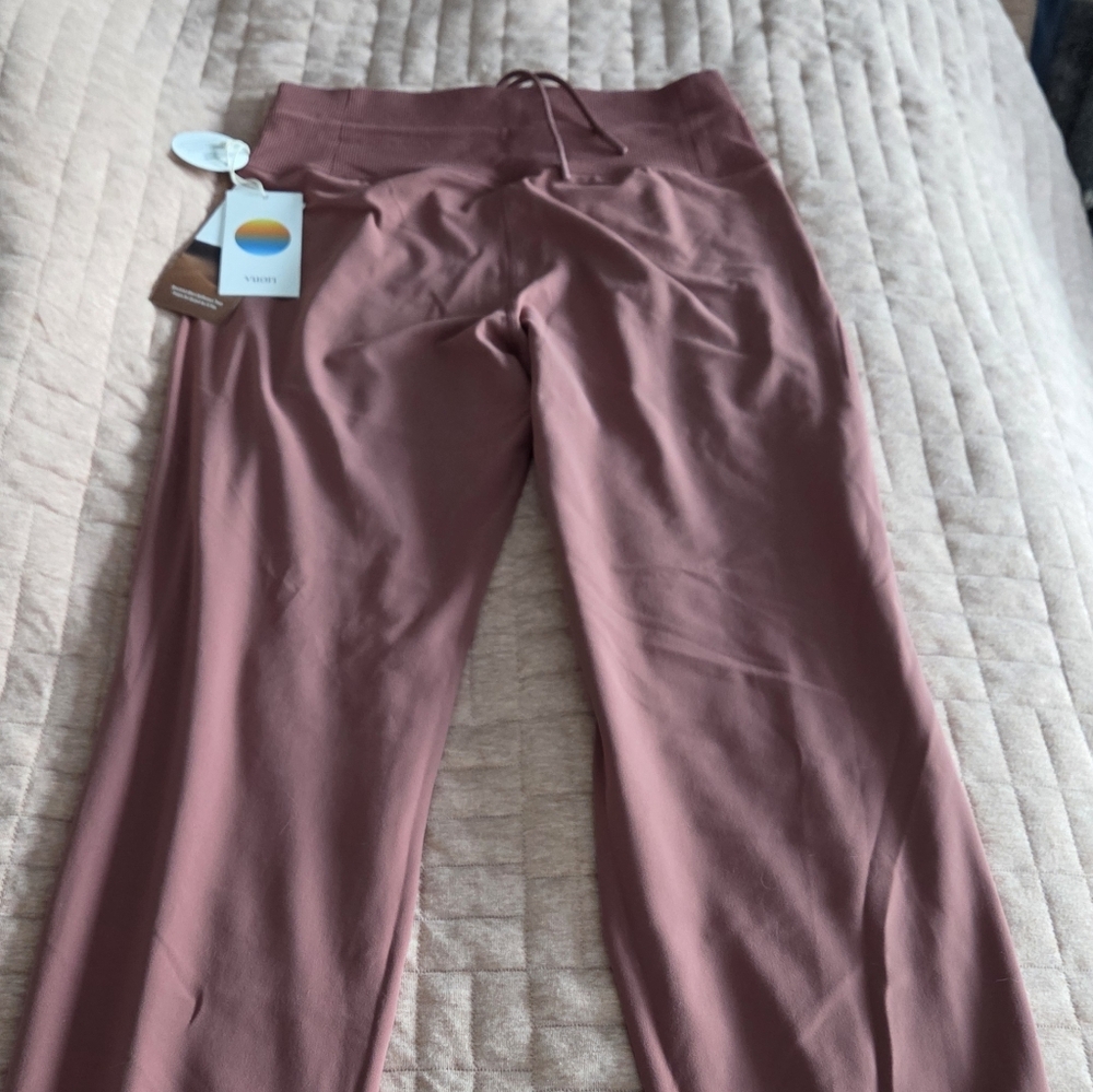 Vuori Daily Jogger NWT Rosewood - Picture 7 of 7